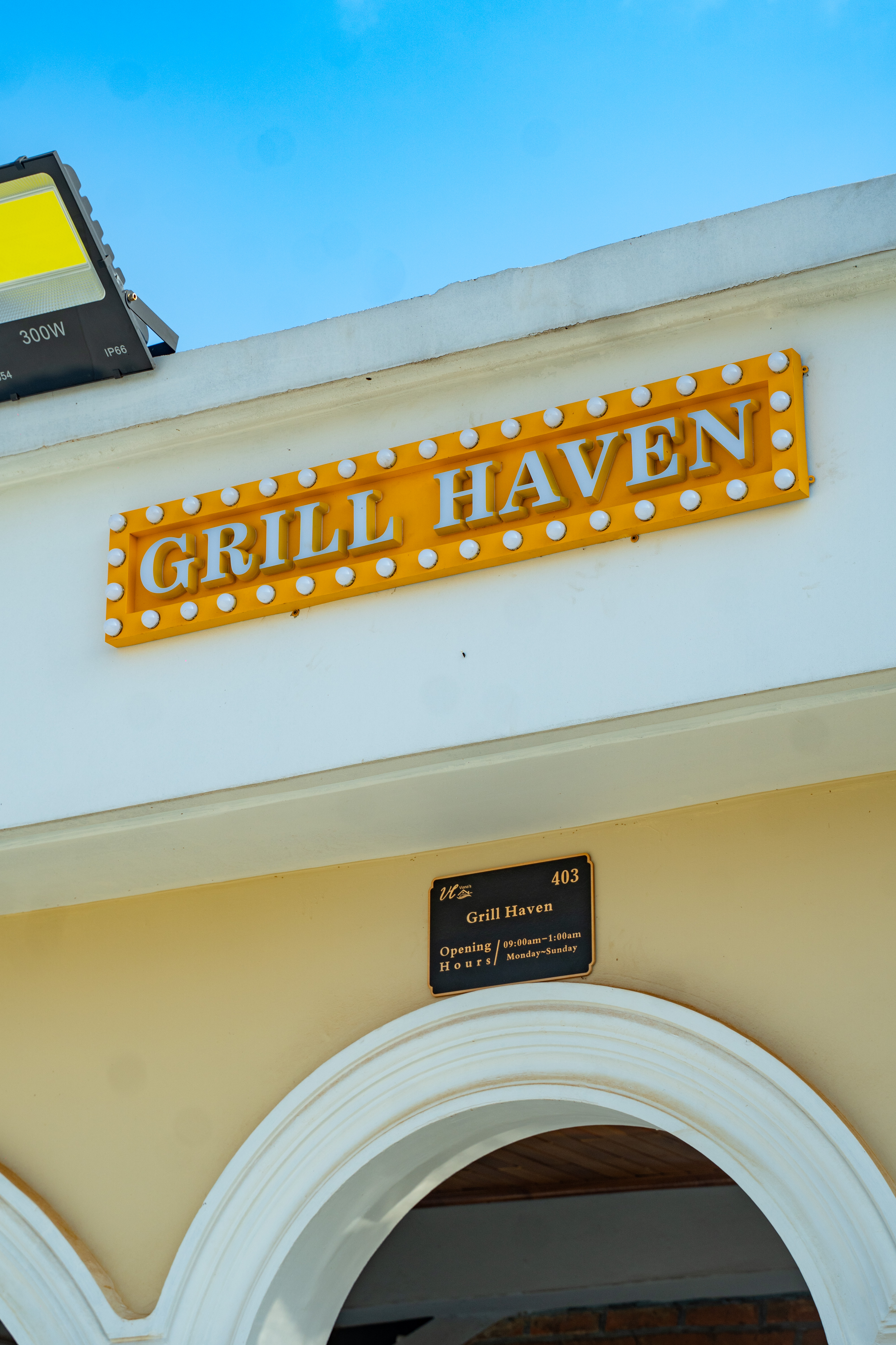 Vianny's Kitchen - Dining area